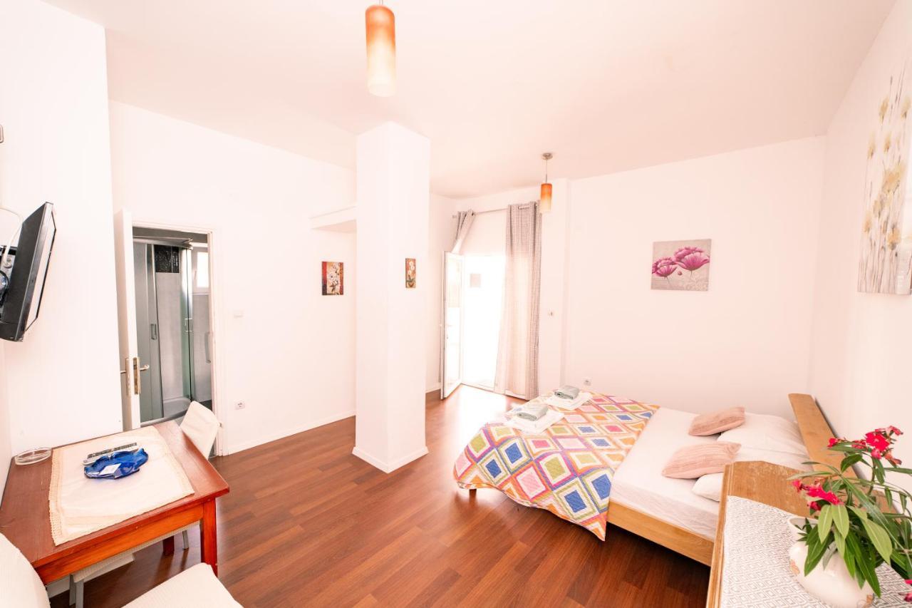 Guesthouse Lastavica Novalja Eksteriør billede