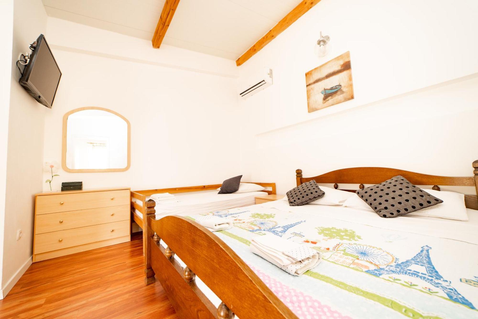 Guesthouse Lastavica Novalja Eksteriør billede