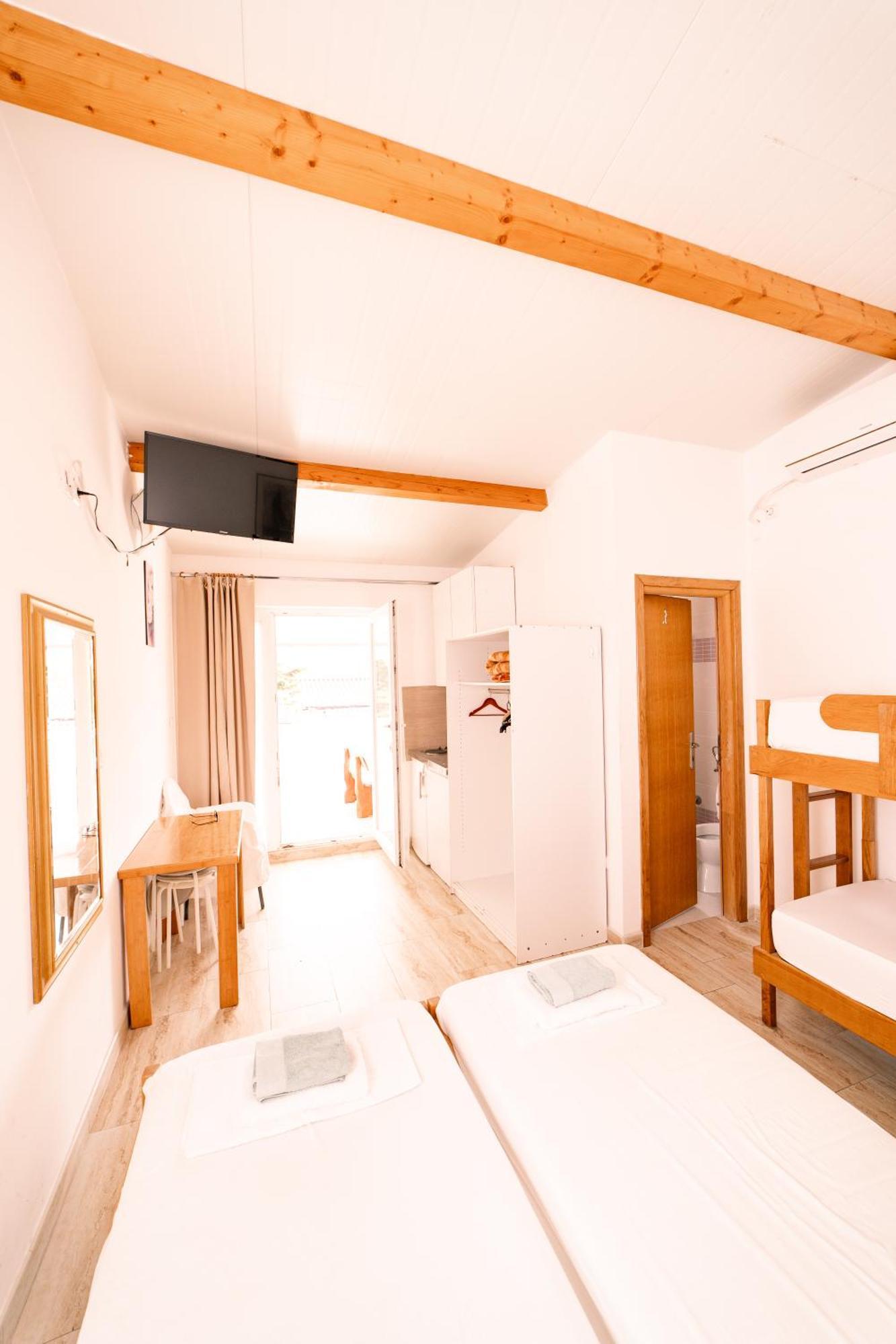 Guesthouse Lastavica Novalja Eksteriør billede