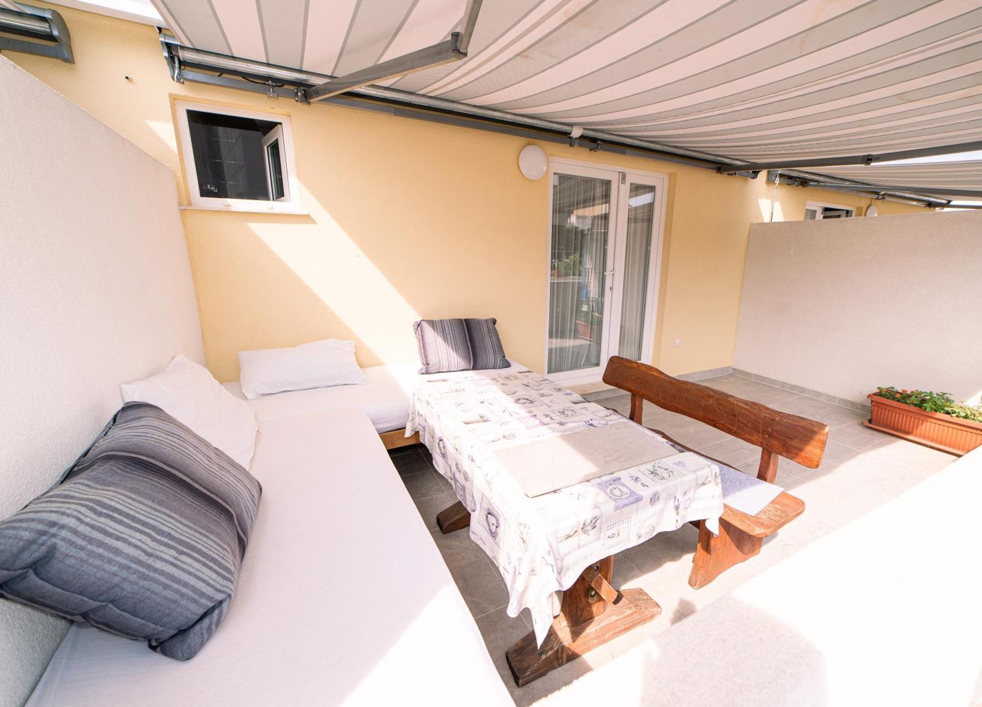 Guesthouse Lastavica Novalja Eksteriør billede